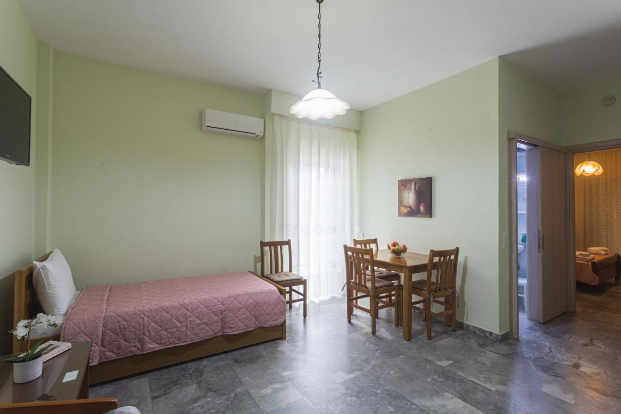 Remvi Hotel - Apartments Stoúpa Quarto foto