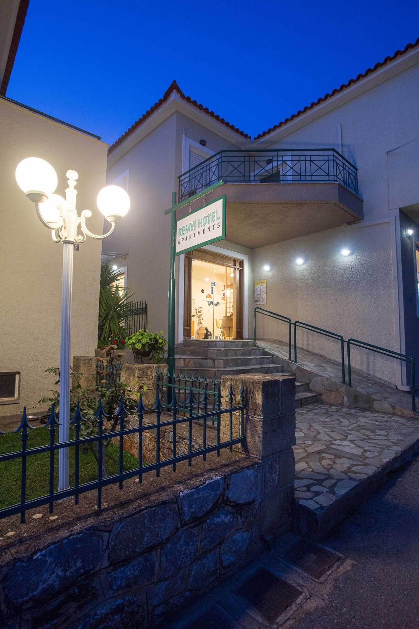 Remvi Hotel - Apartments Stoúpa Exterior foto