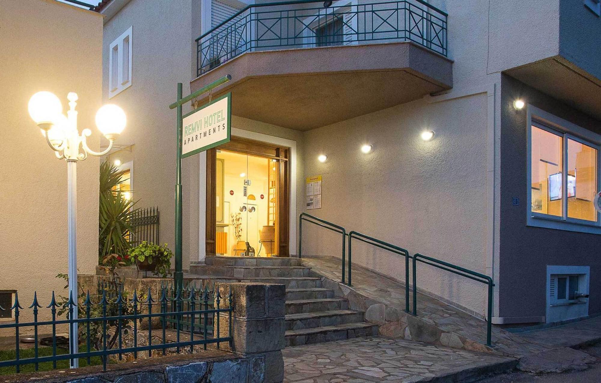 Remvi Hotel - Apartments Stoúpa Exterior foto